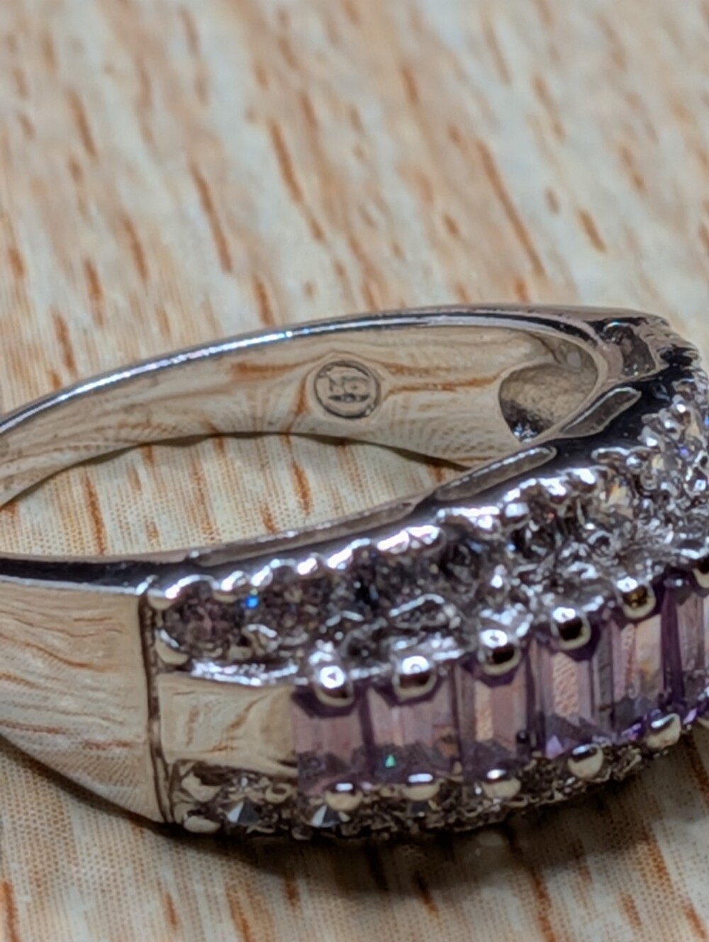 10kt Gold Plated Ring - Picture 4 of 5